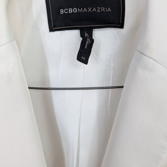 BCBGMaxAzria Cream Blazer with Notched Lapels - Picture 6 of 10